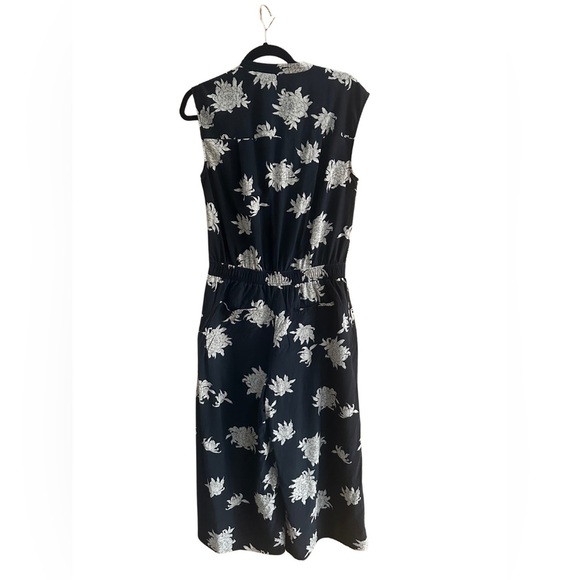 Vince Silk Floral Jumpsuit Black White Chrysanthemum Print Size M - Picture 9 of 12